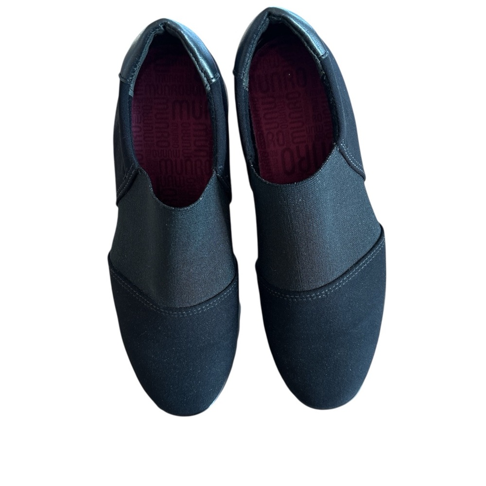 Munro Women's Black Slip-On Shoes Size 4M
